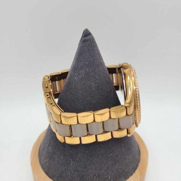 Michael Kors Slim Runway Rose Gold Tone Watch Crystal Face and Bezel   Working! - Picture 4 of 9